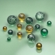 5 Acrylperlen rund mit Muster 18mm grün