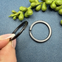 1 Schlüsselring flach schwarz 32mm