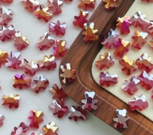 10 Glasperlen Teddybär rot