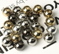100 runde Perlen 4mm silberfarbig