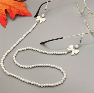 1 Brillenkette Schleife weiß 76cm