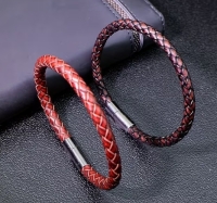 1 Armband aus Leder geflochten